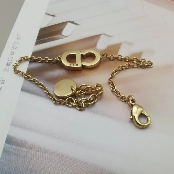 Dir Necklaces 014